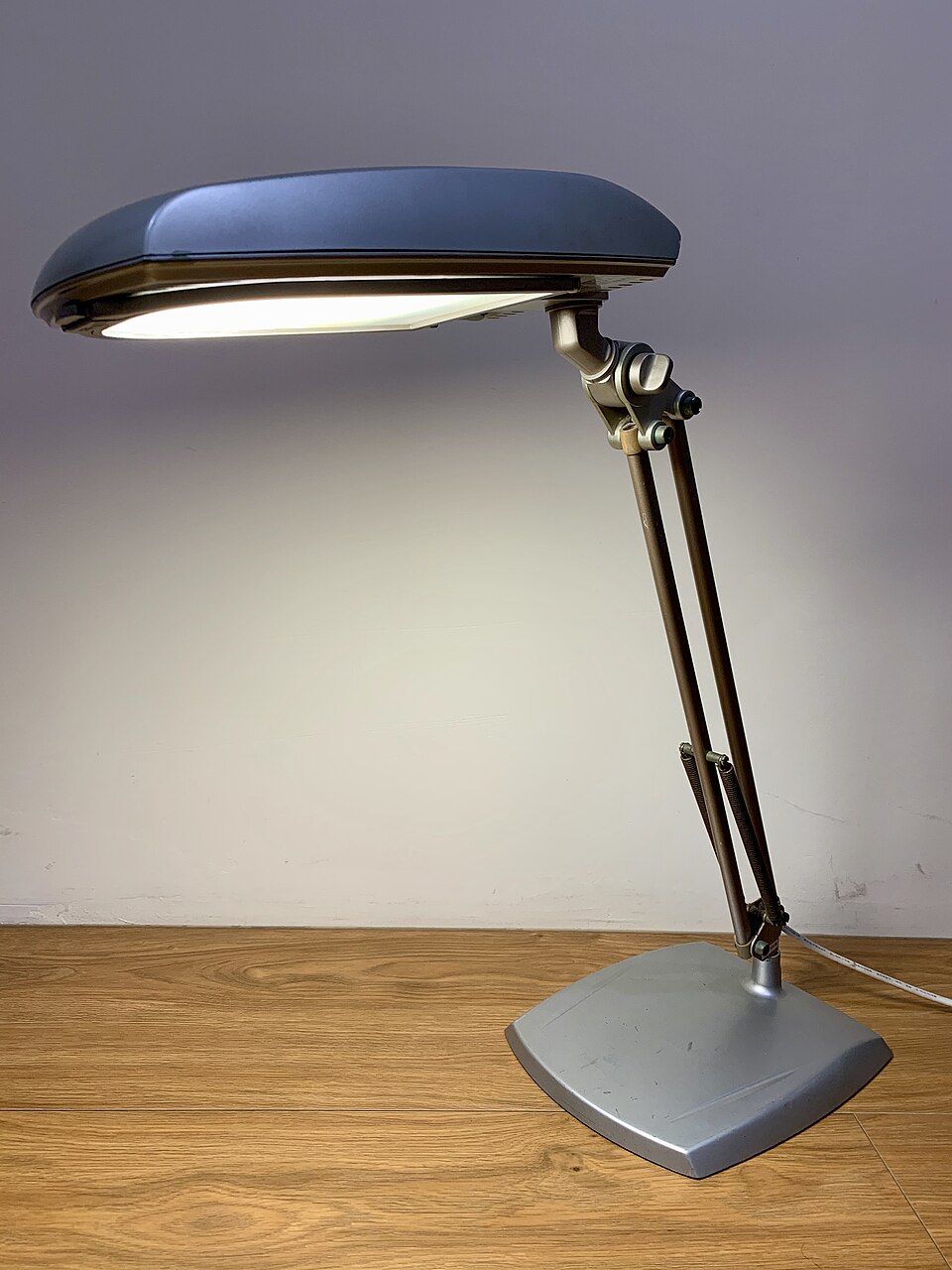 Arc LED Desk Lamp