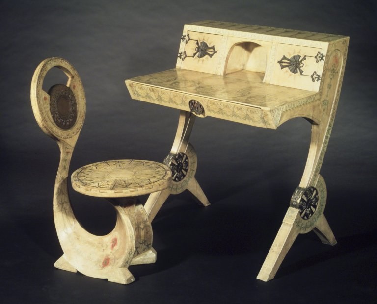 Compact Writing Desk